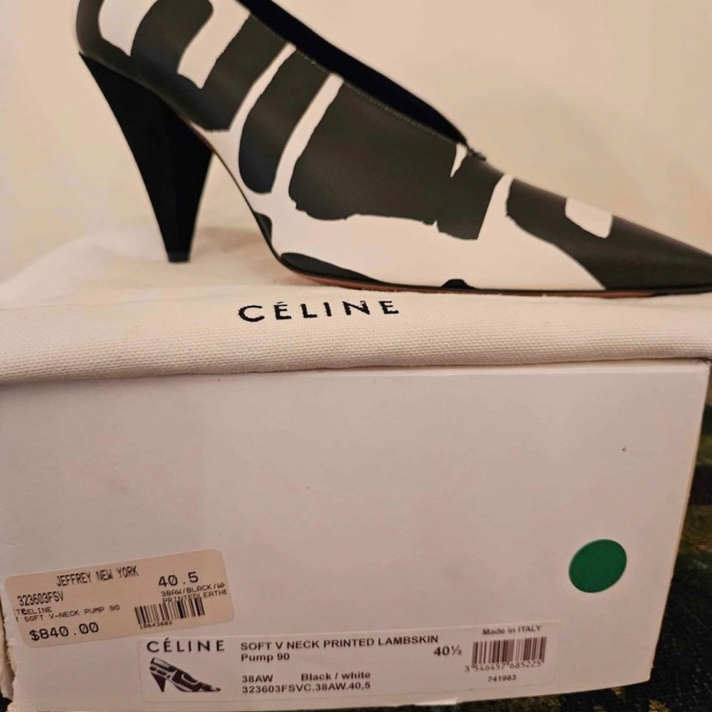 Céline NWB Op-Art V-neck leather pumps 40.5 NEW - Picture 2 of 8